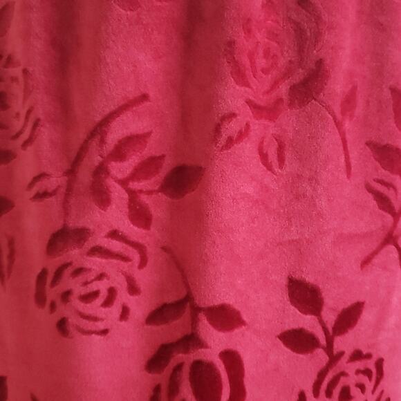 Lane Bryant Red Velvet Roses Skirt 18/20 - Picture 2 of 4